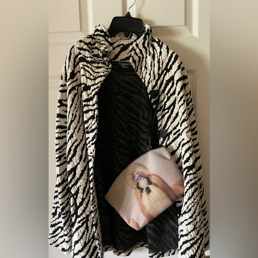 Onque PL animal print jacket with free shitzu wrist purse.